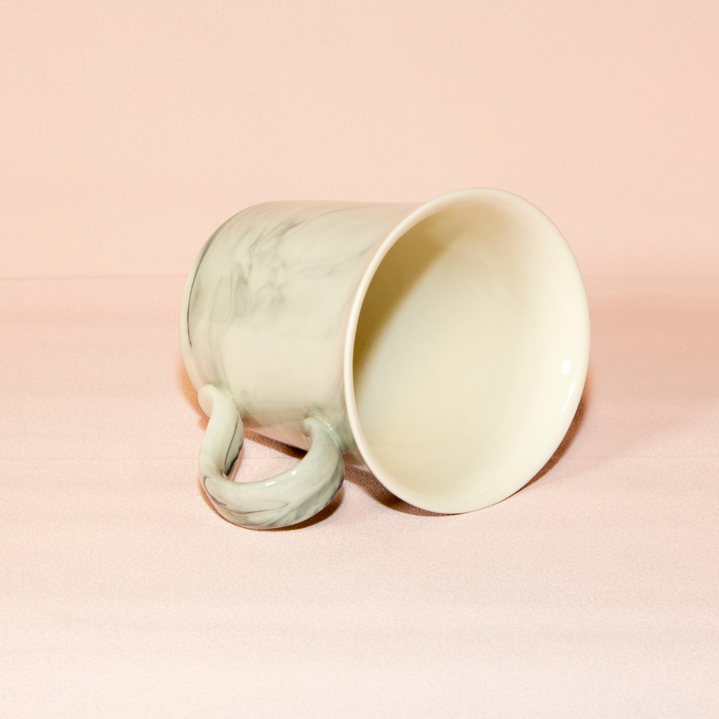 Marbled office mug, black/white 2